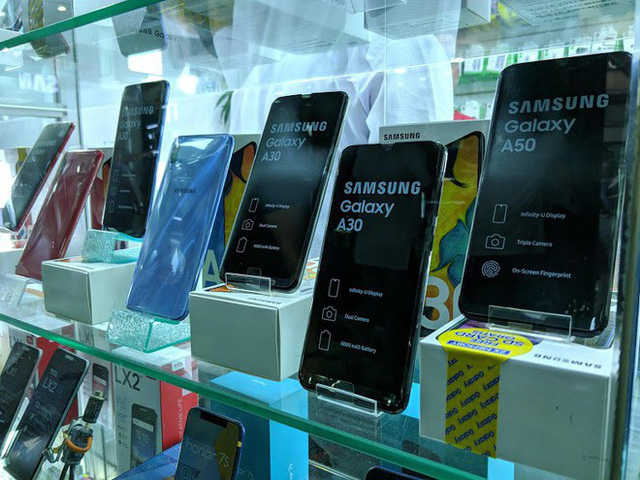 Câu chuyện mua smartphone tại Venezuela, quốc gia có nền kinh tế lạm phát 1.000.000% - Ảnh 3. Câu chuyện mua smartphone tại Venezuela, quốc gia có nền kinh tế lạm phát 1.000.000% - Ảnh 3.